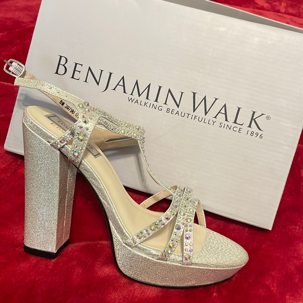 NWB Benjamin Walk heels